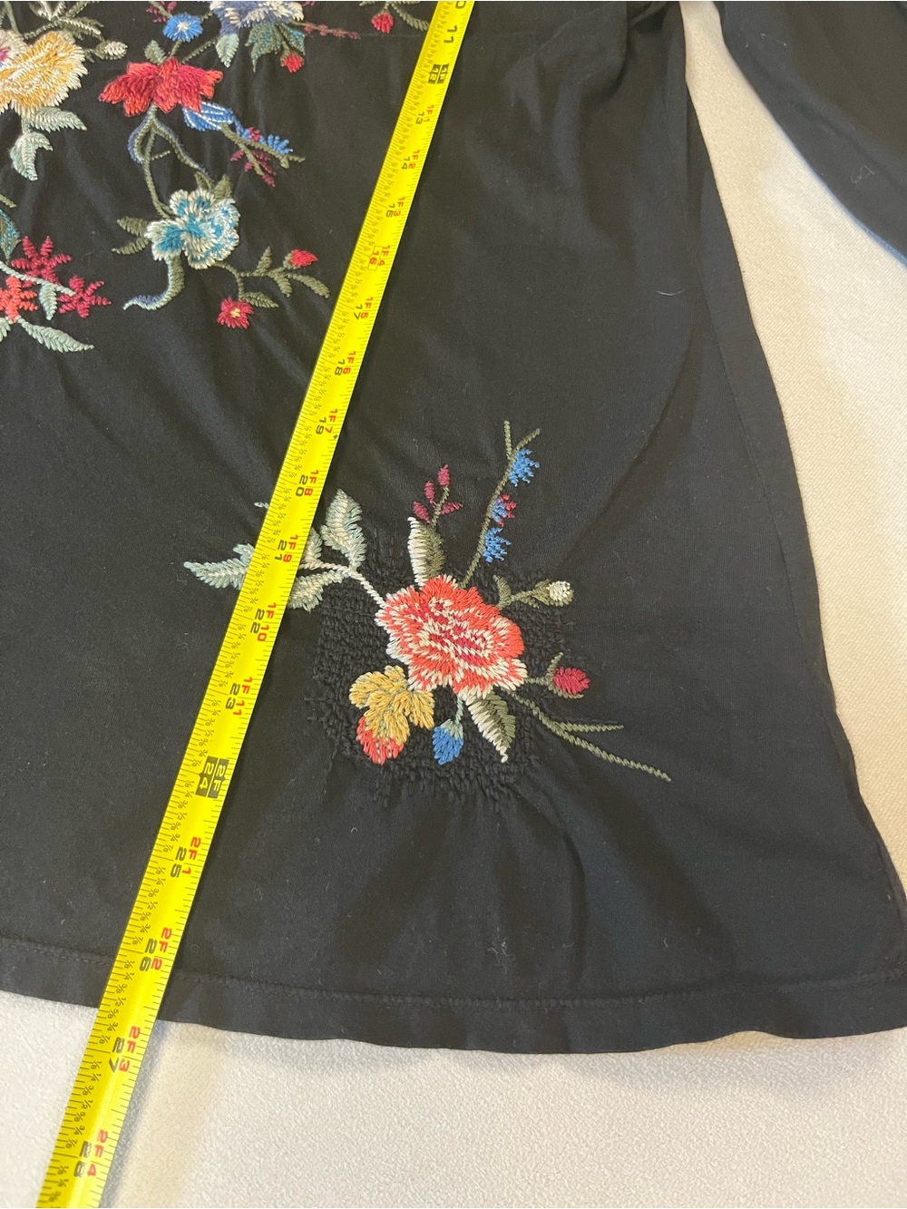 Johnny Was Embroidered Floral Tunic Top Black Cotton Boho Women’s L V Neck - Picture 5 of 11